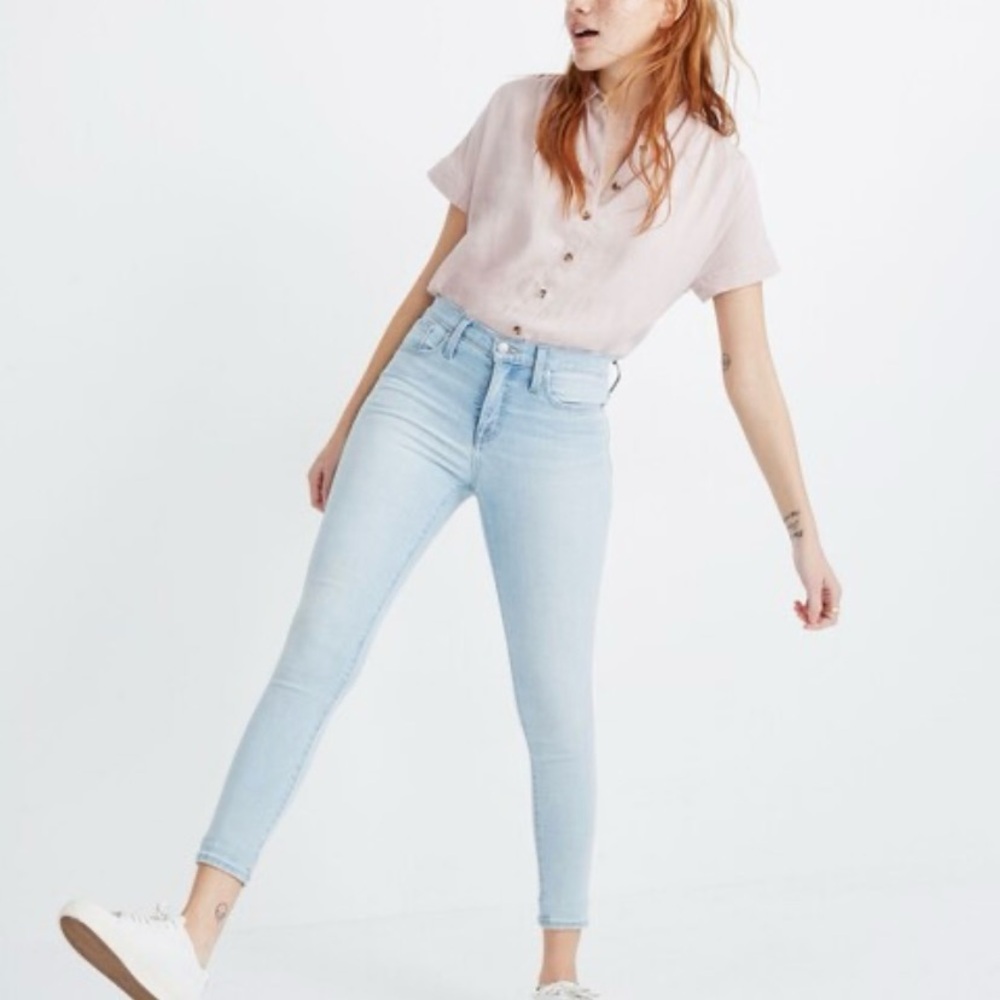 Madewell mid rise blue jeans.